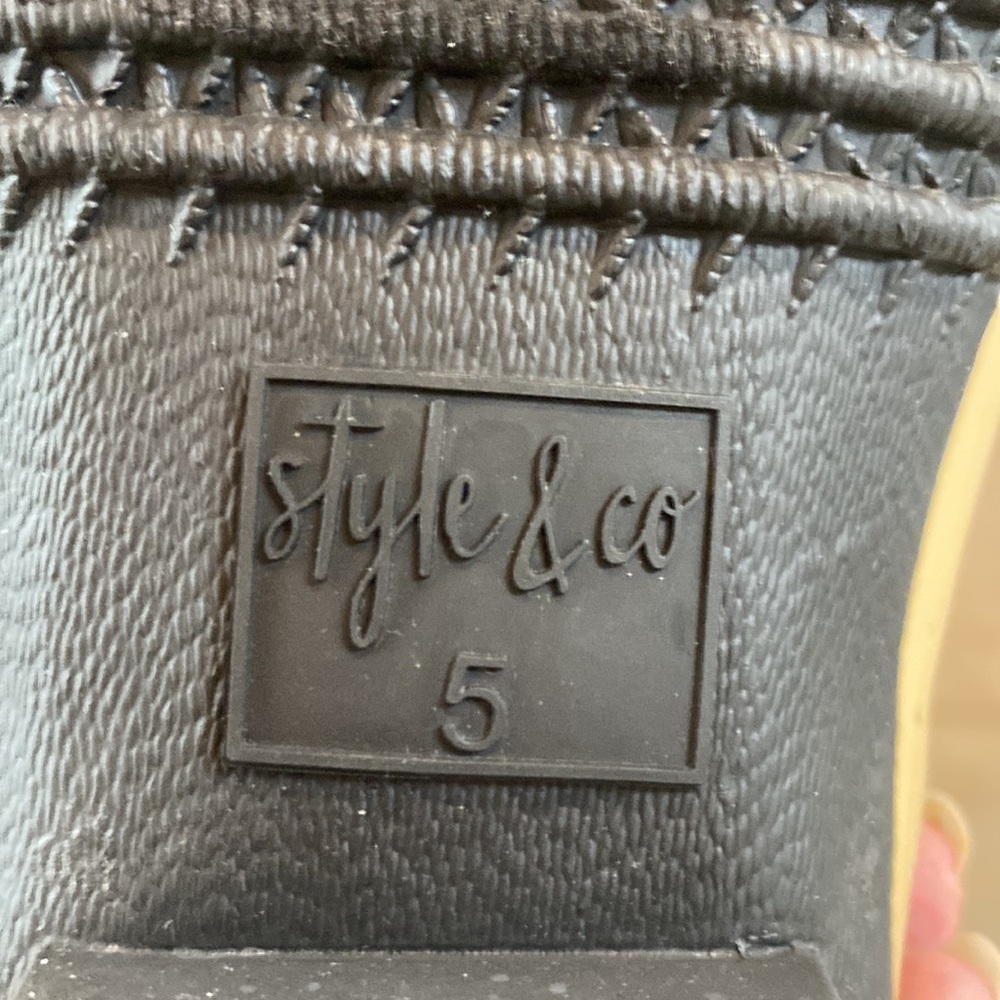 STYLE & CO NWT Womens Pull Tab Waterproof Tan & Black Duck Boots - Size 5 - Picture 7 of 15